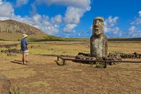 The heaviest moʻai erected was a shorter but squatter moʻai at ahu tongariki, weighing 86 tonnes (84.6 tons). Rock On Vaya Con Gringos