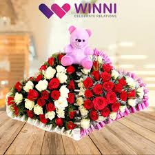 Flower Delivery In Pune Online Flowers Rs 399 Send Flowers To Pune Winni Online Flower Delivery Flower Delivery Fresh Flower Bouquets