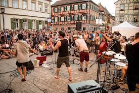 La particularité de cette fête est qu'elle se passe la plupart du temps dans la rue. Fete De La Musique Bamberg Facebook
