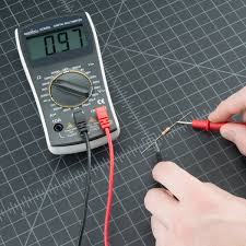 Beberapa hal yang perlu diperhatikan saat menggunakan fungsi ampere, voltage, atau ohm: Multimeter Adalah Fungsi Cara Menggunakan Multimeter Studi Elektronika
