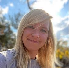 Amy Faires's Instagram, Twitter & Facebook