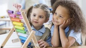 Melalui aktivitas bermain, berbagai pekerjaanya terwujud. 7 Cara Ajari Anak Berhitung Sambil Bermain Supaya Enggak Boring