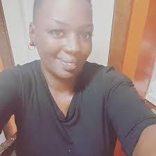 Leslie Vinson's Instagram, Twitter & Facebook