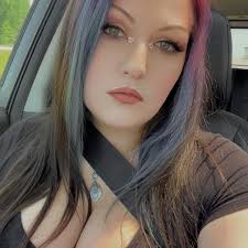 Trying a new eyebrow shape with alopecia