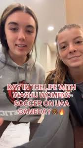 Laura Darcey's Instagram, Twitter & Facebook