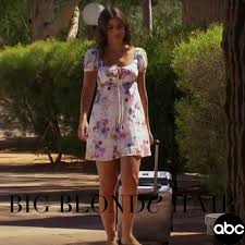 Hannah Ann Sluss White Floral Dress In 2020 White Floral Dress Bachelor Fashion Floral Dress