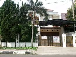 Dijual Rumah 2 Lantai Lt 300m2 Lb 240m2 Air Pam Listrik 2200 W Kamar Tidur Lt 1 1 1 Kmr Pembantu Kamar Tidur Lt 2 3 Kamar Lantai Rumah Arsitektur