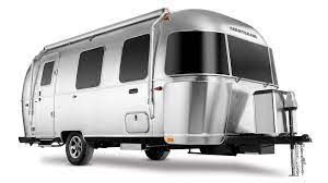 Each flying cloud trailer, regardless of size, features the iconic mirrored outside finish. Caravel Travel Trailers Airstream 16rb 19cb 20fb 22fb