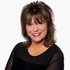 Sara Hopp's Instagram, Twitter & Facebook