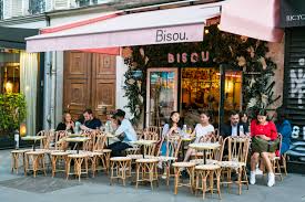 One of the latest cocktail spots to spark some interest has sprung up in the energetic 3eme arrondissement as well as on figaro's recent list of the city's best bars. 18 Bars Pour Pecho A Paris Les Meilleurs Bars Pour Un Rencard