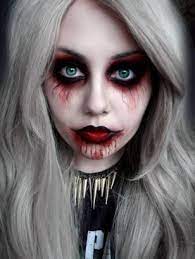 Sortez les habits en noir et blanc pour créer ce look halloween ultra facile. Halloween 45 Idees De Maquillages Terrifiants