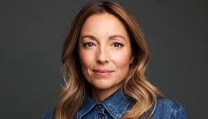 Jalousi i kendisland: Døde katte, grillede gummisko og ravnemødre