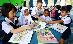 Putrajaya mesti menghapuskan semua sekolah vernakular kerana ia menghalang perpaduan negara, dan menggantikannya dengan sekolah satu aliran, gesa satu gabungan kumpulan badan bukan kerajaan (ngo) yang memperjuangkan hak melayu. Sekolah Vernakular Barah Perpaduan Kuseman Com