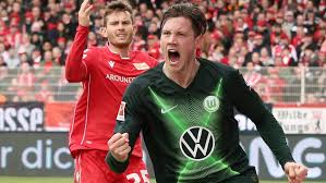 Although they have lost 3 of their last 4 matches, wolfsburg is still in position, so their placement in the champions league depends only on them. Weghorst Rettet Wolfsburg Einen Punkt Bei Union Kicker