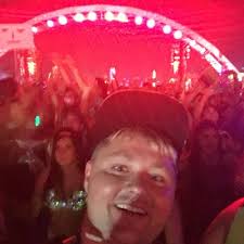 DJ Snow (@TheDJSnow)