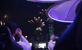 مطعم معلق على ارتفاع 50 مترا يجذب عشاق المرتفعات في موسم الرياض صحيفة المناطق السعوديةصحيفة المناطق السعودية