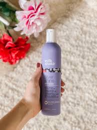 Neutralizing yellow tones to maintain blonde/gray hair. Alright It S Time We Talk About The Best Purple Shampoo For Brassy Blonde Hair The Urban Umbrella