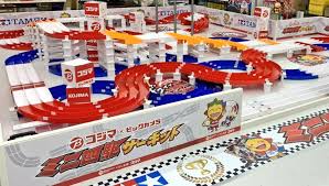 コジマミニ四駆倶楽部 On Twitter コジマ ビックカメラワンズモール稲毛店 11 16 土 ついにオープン 千葉県ご当地ミニ四駆コースが完成 なんと コジマ史上最大級のコースが誕生 オープンをお楽しみに ぜひ遊びに来てください コジマでミニ四駆