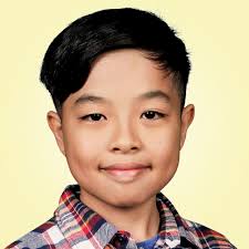 Brian Winters has held many positions at Albertsons Companies. He started  as a grocery bagger—and now he's a national category director. Follow his  career journey at #YourHotJob: https://tfk.news/42FfyzJ 🛒