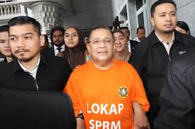 Timbalan ketua pemuda umnor johor datuk khairul anwar rahmat mendakwa wujud kekhilafan dalam kenyataan bekas perdana menteri, tun dr mahathir mohamad berhubung kontroversi yang menyelubungi syarikat pelaburan negara 1malaysia development berhad (1mdb). Former Felda Chairman Out On Bail After Five Days In Remand Asia News Top Stories The Straits Times