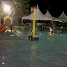 Namun pengunjung juga dapat merasakan berenang. Foto Di Taman Rekreasi Air Panas Jasin 3 Tips Dari 170 Pengunjung