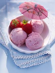 Rezept Fur Erdbeereis Mit Mascarpone Aus Dem Buch Eis Sorbets Gu Erdbeereis Eis Rezepte Erdbeeren Und Sahne