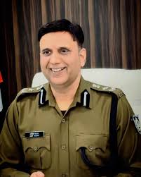 भिंड, मध्यप्रदेश के 'कड़क' SP और सिंघम के नाम से चर्चित IPS असित यादव का  हुआ प्रमोशन, अब DIG बनकर देंगे सेवाएं। श्री यादव जी को DIG पद पर पदोन्नति  ...