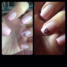 Black And Light Pink Ombre Nails Light Pink Ombre Biosculpture Gel Nails With Small Black Heart Trendy Nails Black Gel Nails Pink Gel Nails