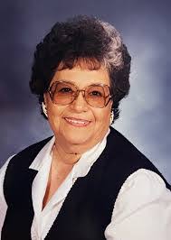 Lora Hanson's Instagram, Twitter & Facebook