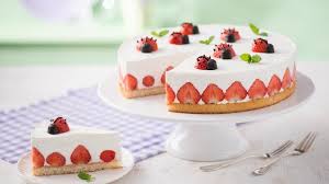 Erdbeer Quark Torte Rezept Torte Ohne Backen Kindertorte Erdbeer Quark Kuchen