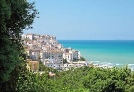 Ti basteranno infatti 4 minuti al volante per arrivare a spiaggia del tono e in 5 minuti puoi essere a museo del mare. Dal Gargano Al Salento Le 20 Piu Belle Localita Di Mare In Puglia Explore By Expedia