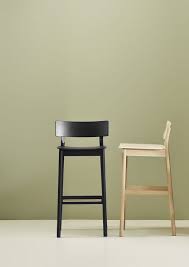 Barhocker Mit Lehne Pause Von Woud I Barhocker Barhocker Design Barhocker Mit Lehne