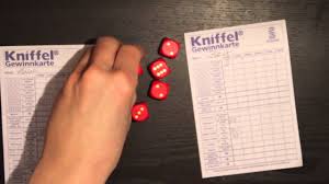 Kniffel oder yahtzee ist ein würfelspiel mit fünf würfeln, einem würfelbecher und einem speziellen. Kniffel Vorlage Zum Downloaden Mit Regeln Vorlagen Gratis
