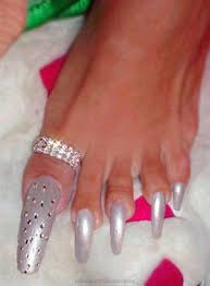 Una verdadera belleza, me encantan las uñas cortas y sencillas, las decoraciones en uñas que no sean tan largas no deben ser exageradas. Unas Postizas Para Pies Largas Un Dibujo Bonito
