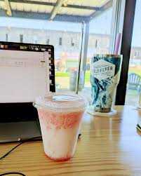 🎸ICYMI...🎤 The first weekend of our Summer Music Series was a HUGE  success!! The series continues this week with Karissa Rollins taking the  stage