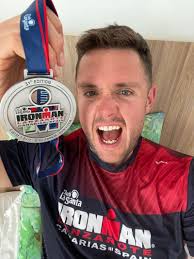 Leigh Coe's Instagram, Twitter & Facebook