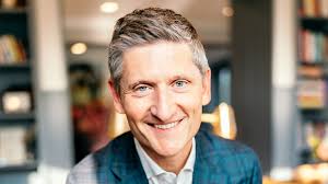 The 2025 Marketing Vanguard: Succeeding in Uncertain Times