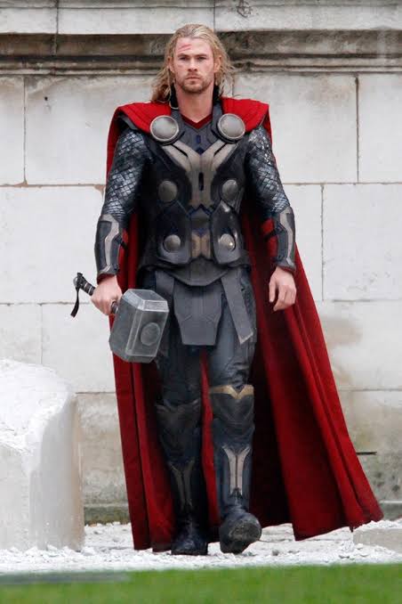 Thor-ing Around- THOR: THE DARK WORLD – Tinsel & Tine