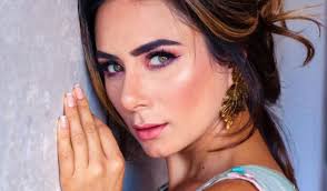 Sin senos sí hay paraíso: la historia detrás del maltrato que sufría César  Mora a manos de Johanna Fadul como Daniela Beltrán