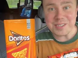 Opeens de helft minder aanbod: Lay's haalt deel van veelbesproken  chipsdoosjes weer uit assortiment