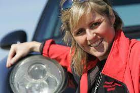 Sabine schmitz, affectionally known as the 'queen of the nurburgring', has died at the age of 51 schmitz became the first woman to win the nurburgring 24 hours in 1996, taking two victories in the. Sabine Schmitz Hat Ihre Letzte Ruhe Gefunden