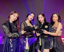 Monsta x tracklist, han ye seul boyfriend & more: Pin By ð'—ð'œ On Mamamoo ë§ˆë§ˆë¬´ In 2021 Mamamoo Kpop Girls Mamamoo Concert