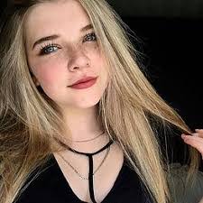 Natasha Babcock's Instagram, Twitter & Facebook