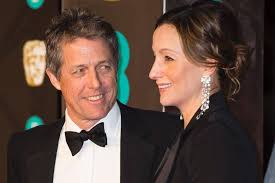 Actor hugh grant spoke to fans at the premiere of his new film the rewrite. Ex Liz Hurley Verplappert Sich Hugh Grant Ist Wieder Papa Geworden