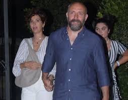 Bu sefer kız olması çok güzel ve çok değişik bir duygu. Berguzar Korel Ikinci Bebek Mi Geliyor