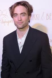 Ро́берт ду́глас то́мас па́ттинсон (англ. Robert Pattinson Starportrat News Bilder Gala De