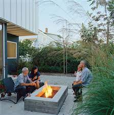 A Dream Like Floating Bungalow In Venice Beach California Backyard Fire Fire Pit Backyard Outdoor Fire Pit