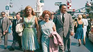 Born elena liliana greco on 11th march, 1933 in tunis, french protectorate tunisia now tunisia, she is famous for 8½ (1963) and juliet of the. Federico Fellini L Amore Tra La Moglie Giulietta E La Musa Sandra Milo