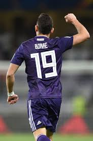 Portekizli hoca göreve gelir gelmez düğmeye basan yönetim, beşiktaş'ın da gündeminde olan santos borre'ye. Pin En Futbol