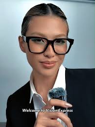 Michelle Dee's Unique Eyewear Persona Creation